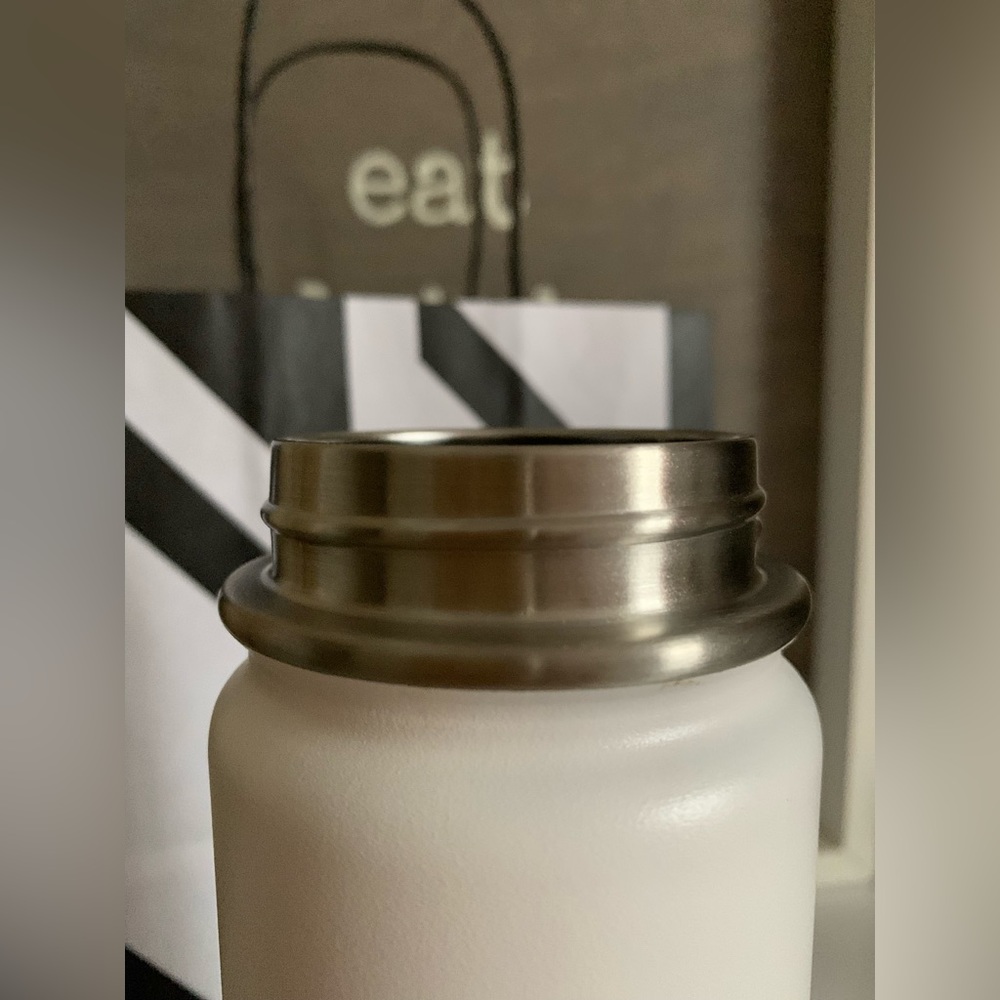 Water bottle - Picture 2 of 7